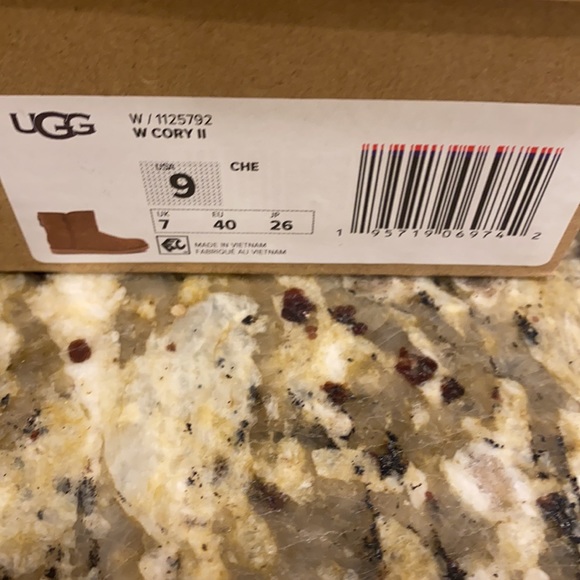 UGG mini - Picture 7 of 7